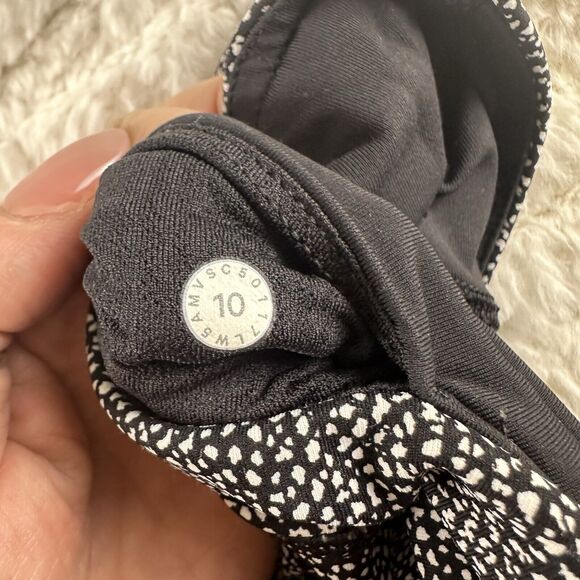 Lululemon Invigorate 7/8 Tight‎ 10 Black White Chakra Print Luxtreme Zip Pocket - Picture 8 of 13